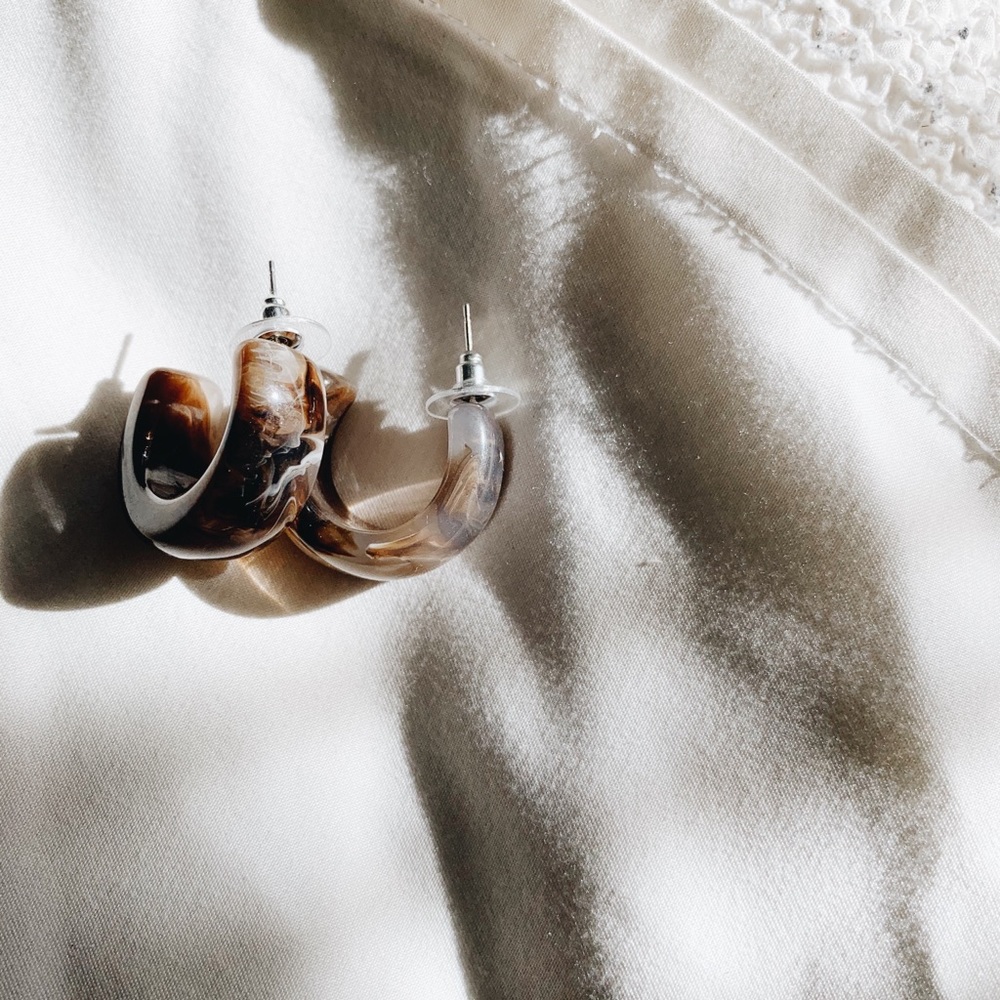 Tortoiseshell thick vintage acrylic brown hoops ✨
